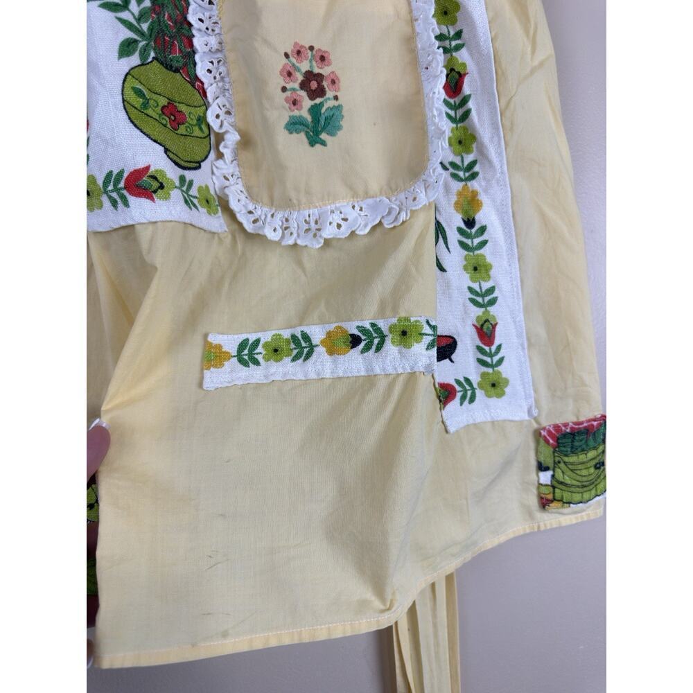 Vintage Yellow Half Apron with Flower Embroidered Pocket & Patchwork, Granny - Picture 8 of 12